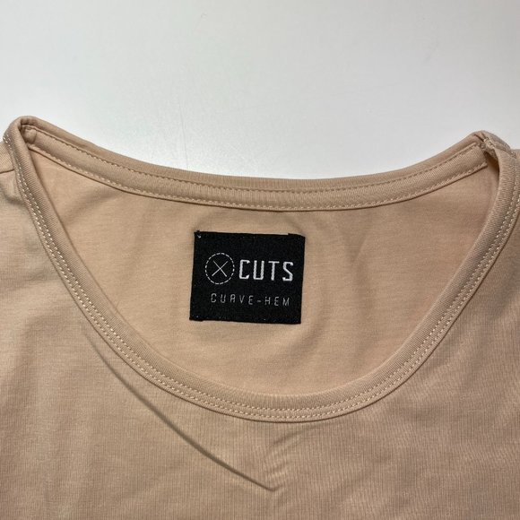 Cuts Clothing Long Sleeve Crew Curve Hem T-Shirt - Picture 4 of 4